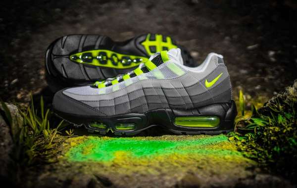 Nike Air Max 95 "Neon" CT1689-001 Released On December 17