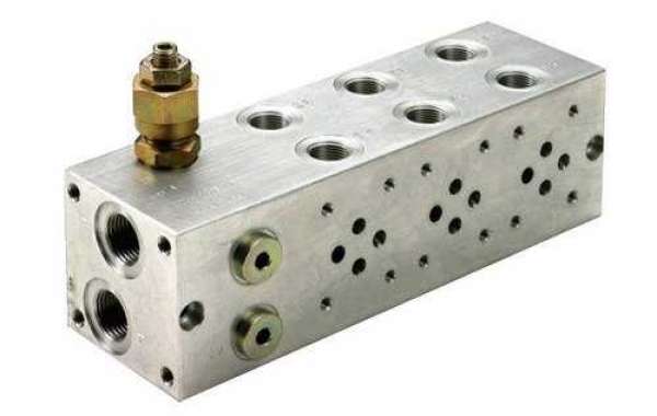 What is hydraulic distribution block?