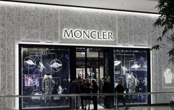 Moncler Jackets Sale runner from the first century BC