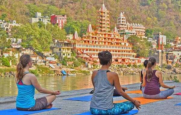 200 hour yoga Teacher Training In Rishikesh