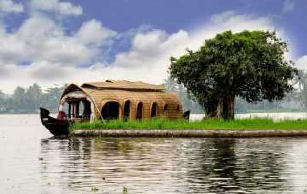 Discover the Charm of an Alleppey Boat House Experience