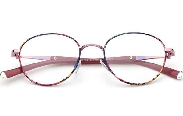 It Is Recommended To Replace The Eyeglasses Lenses In A Timely Manner