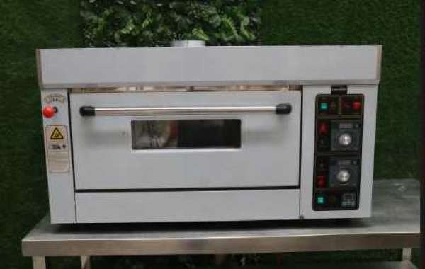 Top Benefits of Investing in a Deck Electric Oven